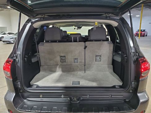 Used 2019 Toyota Sequoia SR5 image 44