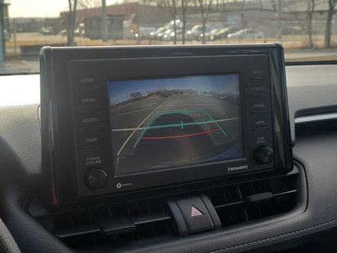 Used 2021 Toyota RAV4 XLE image 27