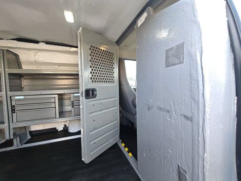 Used 2018 Chevrolet Express 2500 w/ Driver Convenience Package RWD image 27