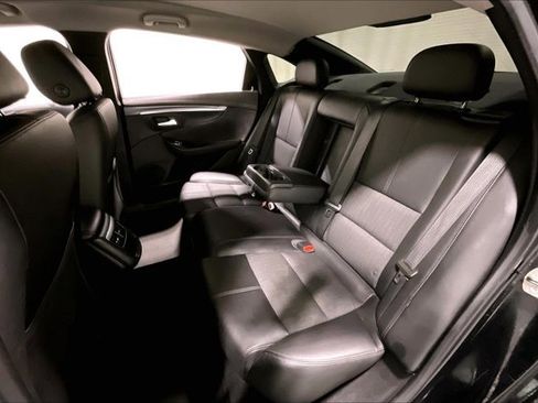 Used 2018 Chevrolet Impala LT FWD image 26