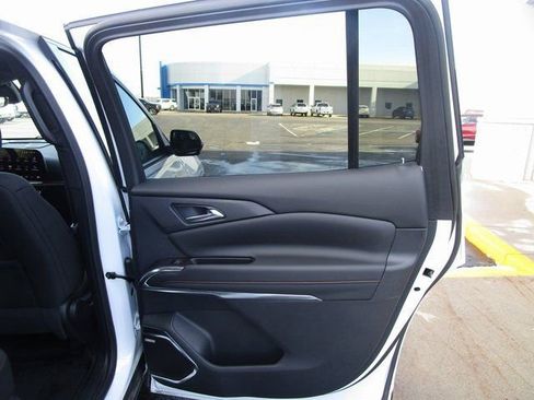 Certified 2024 Chevrolet Traverse Z71 w/ Enhanced Driving Package image 16