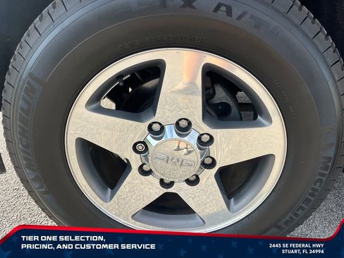 Used 2016 GMC Sierra 2500 SLT w/ All-Terrain HD Package AWD/4WD image 9