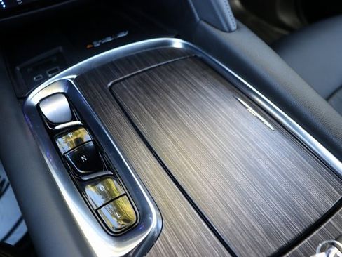 Used 2024 Buick Enclave Avenir w/ Avenir Technology Package image 30