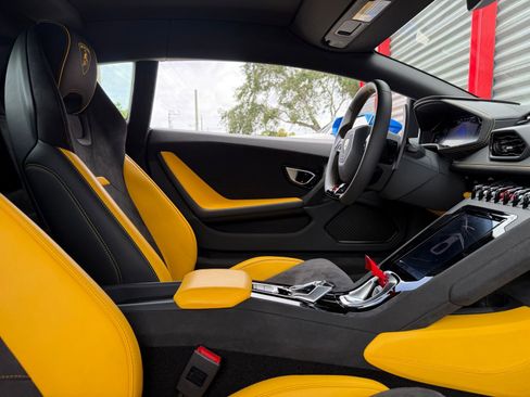 Used 2023 Lamborghini Huracan Tecnica RWD image 43
