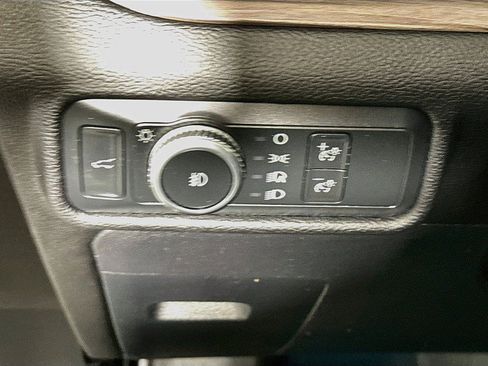 Used 2021 Ford Explorer Limited w/ Equipment Group 301A AWD/4WD image 10