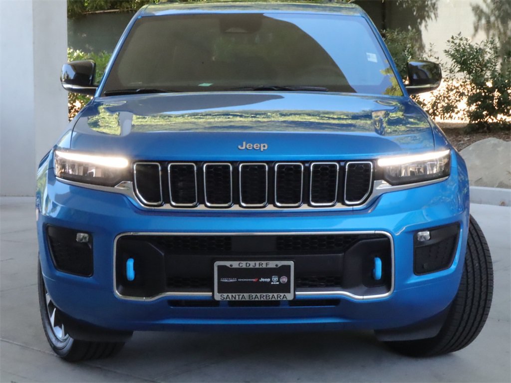 New 2023 Jeep Grand Cherokee Overland w/ Luxury Tech Group IV AWD/4WD image 3