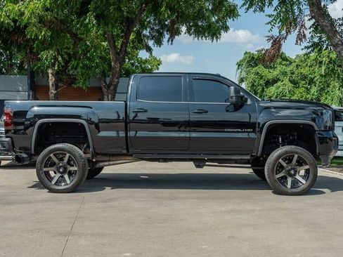 Used 2018 GMC Sierra 2500 Denali w/ Duramax Plus Package AWD/4WD image 7