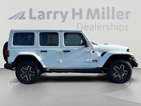 New 2026 Jeep Wrangler Unlimited Sahara AWD/4WD image 7