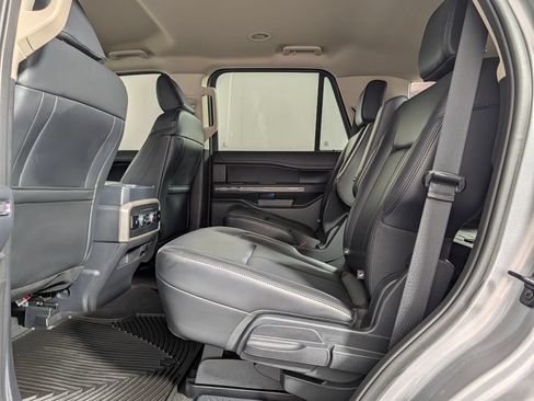 Certified 2024 Ford Expedition XLT RWD image 12