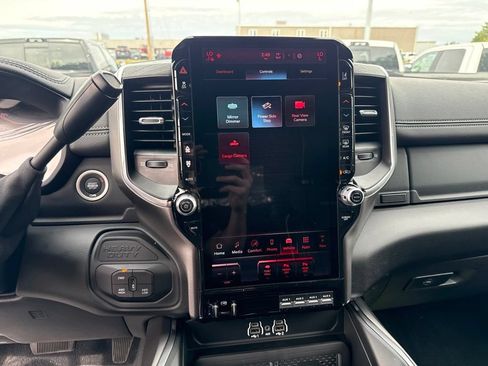 New 2026 RAM 2500 Laramie AWD/4WD image 12