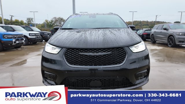 Used 2026 Chrysler Pacifica Select w/ S Appearance Package FWD image 2