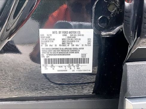 Used 2022 Ford Explorer XLT w/ Equipment Group 202A AWD/4WD image 30