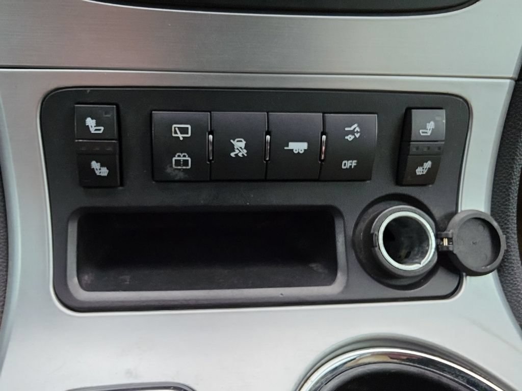 Used 2010 GMC Acadia SLT FWD image 16