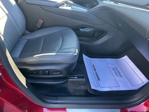 Used 2024 Buick Enclave Premium image 33