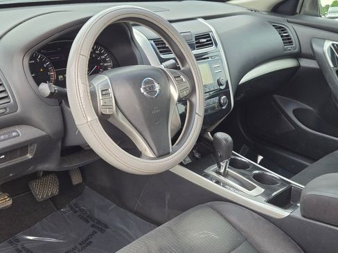 Used 2014 Nissan Altima 2.5 S w/ Sport Value Package FWD image 16