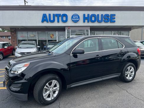 Used 2017 Chevrolet Equinox LS FWD image 1