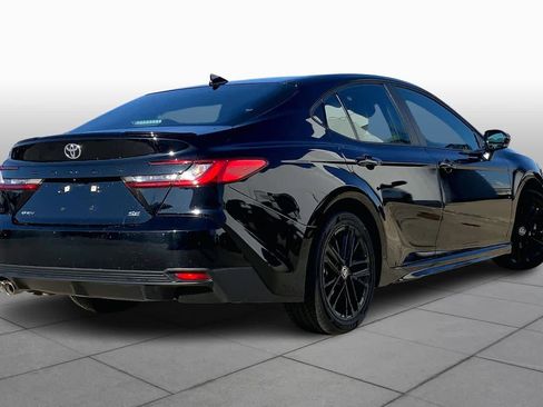 Used 2025 Toyota Camry SE image 13