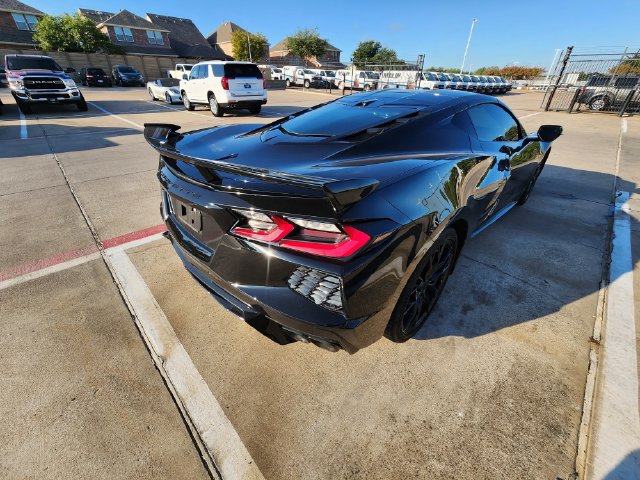 Used 2025 Chevrolet Corvette Stingray Preferred Cpe w/ Z51 Performance Package RWD image 4