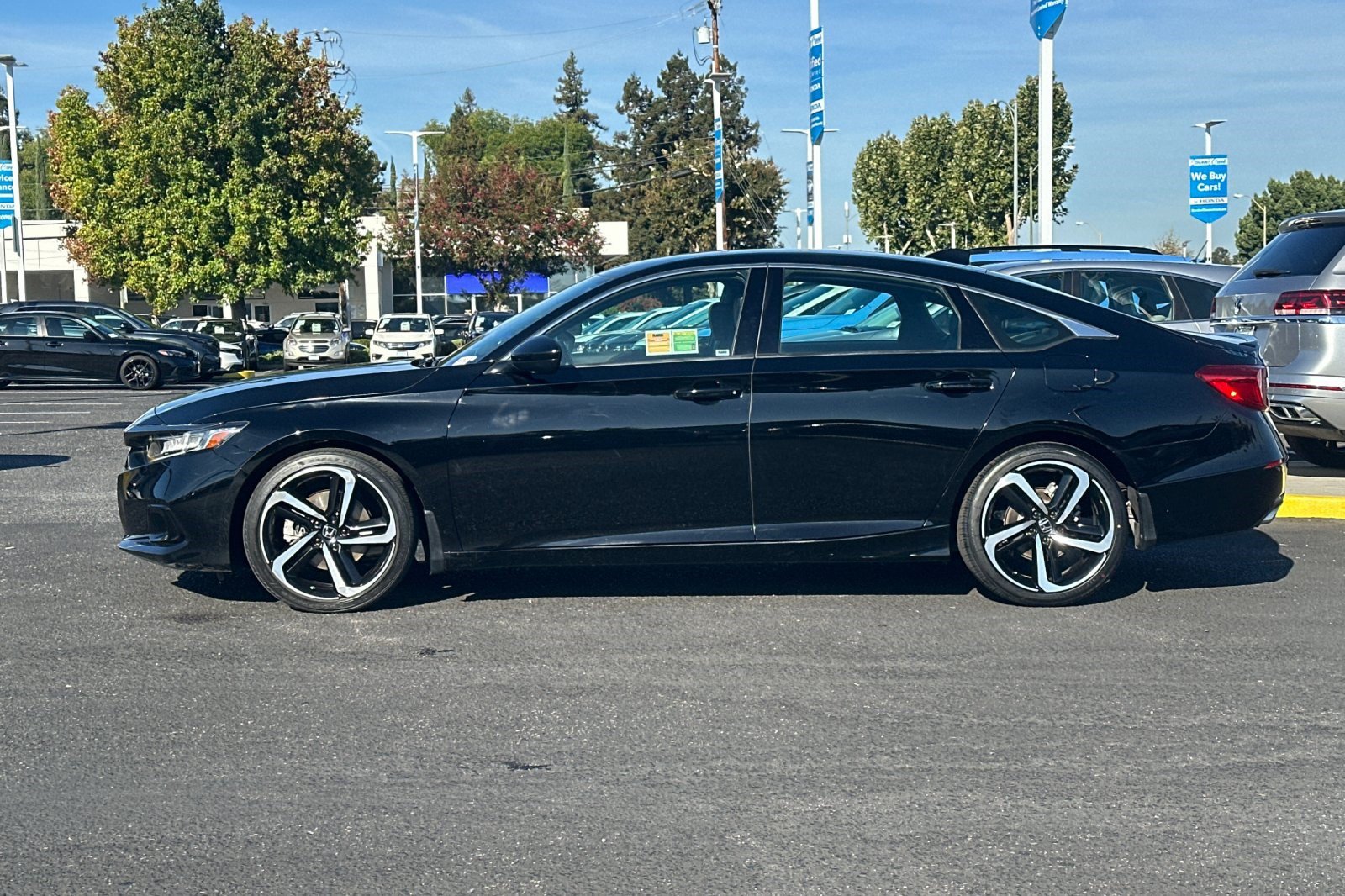 Used 2022 Honda Accord Sport image 2