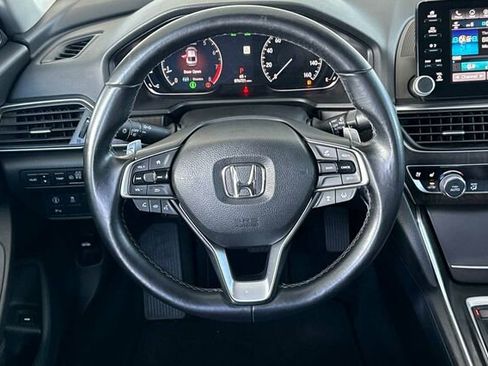 Used 2018 Honda Accord Touring image 14