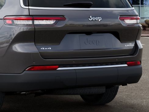 New 2025 Jeep Grand Cherokee L Laredo w/ Trailer Tow Package AWD/4WD image 13