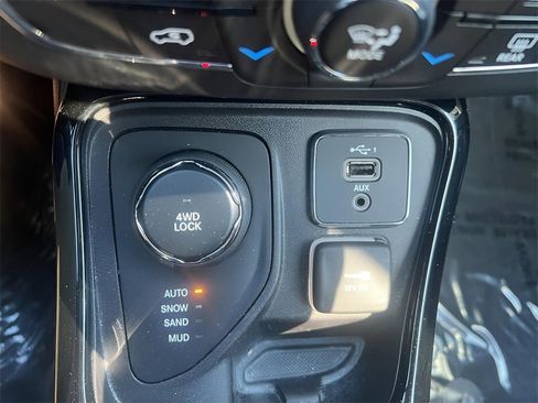 Used 2020 Jeep Compass Limited image 26