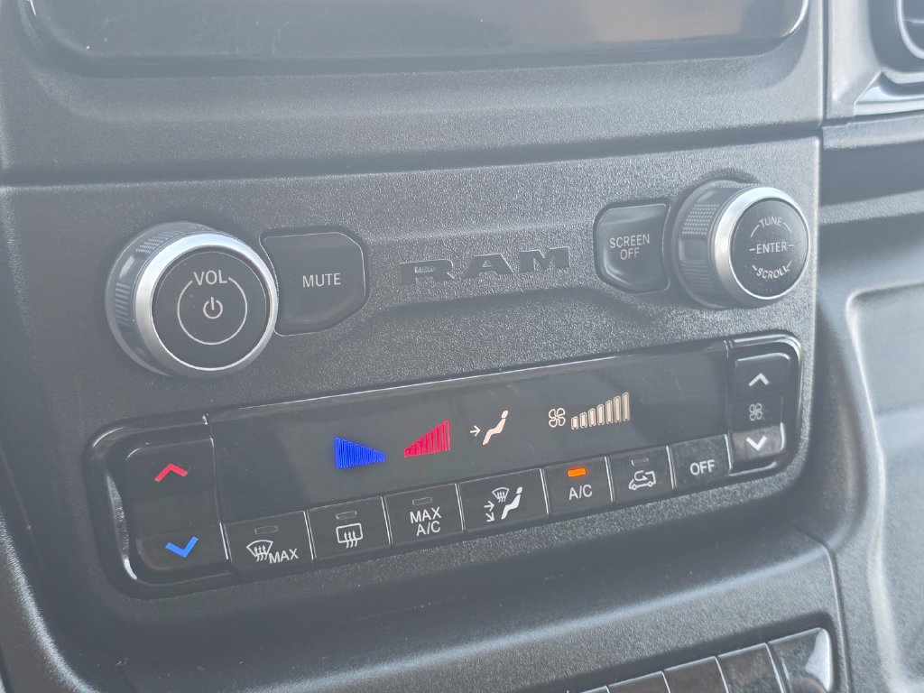 Used 2025 RAM ProMaster 2500 w/ Convenience Group FWD image 26