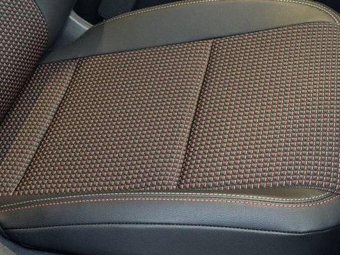 Used 2025 Nissan Kicks SR image 12