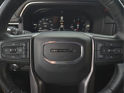 Used 2023 GMC Yukon Denali Ultimate AWD/4WD image 19