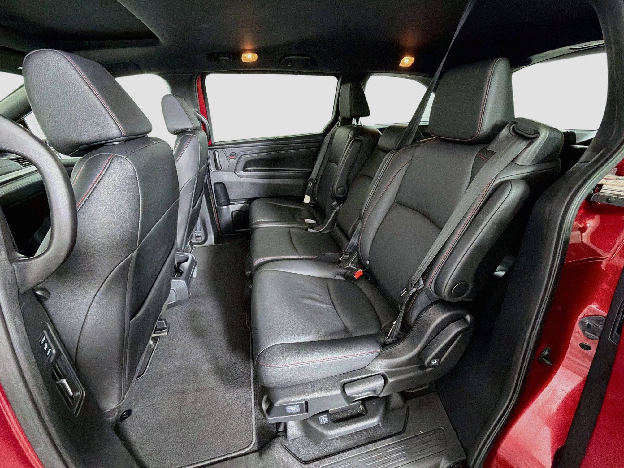 Used 2025 Honda Odyssey Sport-L image 28