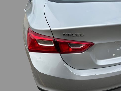 Used 2018 Chevrolet Malibu LT FWD image 37