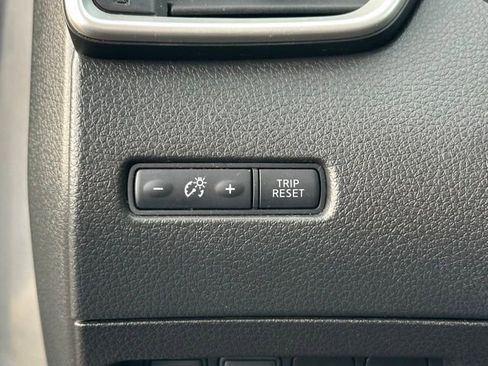 Used 2016 Nissan Rogue S image 27