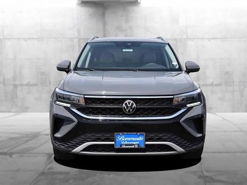 Certified 2023 Volkswagen Taos SE w/ Panoramic Sunroof Package AWD/4WD image 4