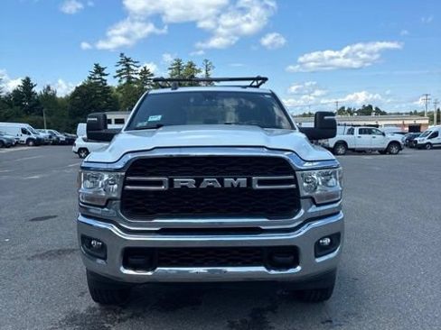 Used 2024 RAM 2500 Tradesman w/ Chrome Appearance Group AWD/4WD image 2