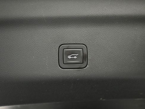 Used 2025 Chevrolet Tahoe LT AWD/4WD image 11