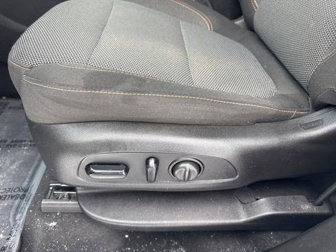 Used 2018 Chevrolet Traverse LT image 25