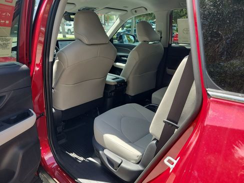 New 2026 Toyota Grand Highlander FWD image 10