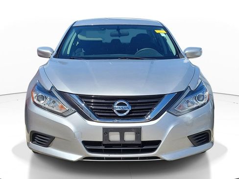 Used 2018 Nissan Altima 2.5 S w/ S Convenience Package FWD image 2
