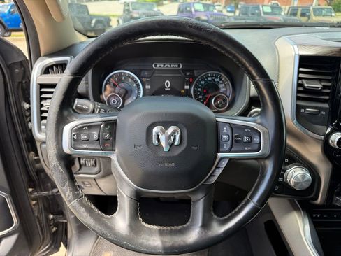 Used 2019 RAM 1500 Laramie AWD/4WD image 15