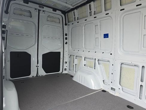 Used 2025 Mercedes-Benz Sprinter 2500 image 14