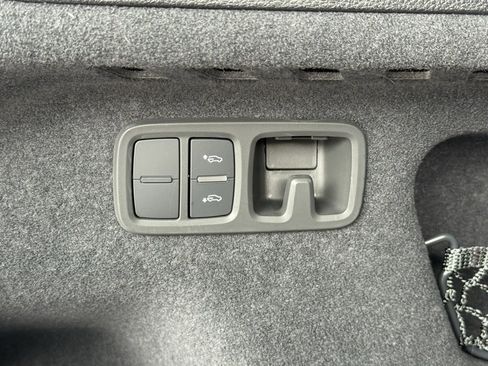 Used 2024 Audi RS Q8 image 43