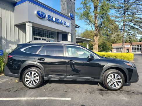 Certified 2025 Subaru Outback Premium image 2