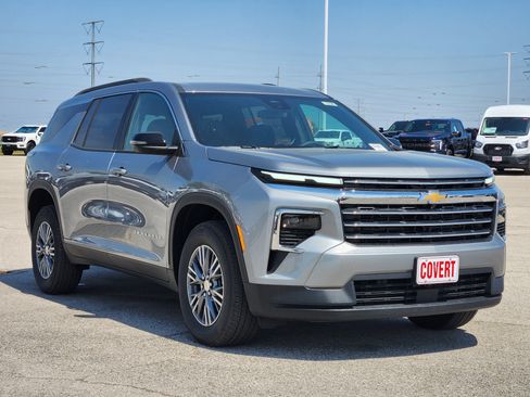 New 2026 Chevrolet Traverse LT FWD image 2