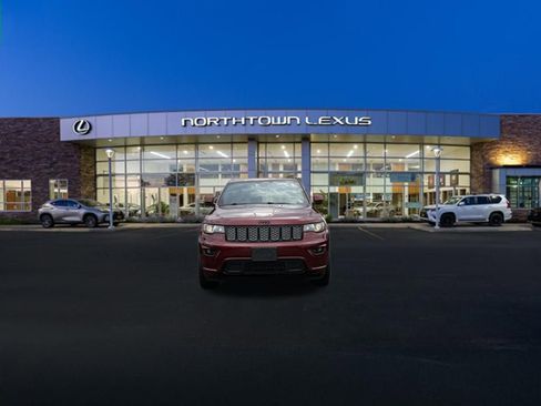 Used 2018 Jeep Grand Cherokee Altitude image 19