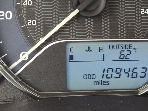 Used 2014 Toyota Corolla LE FWD image 11
