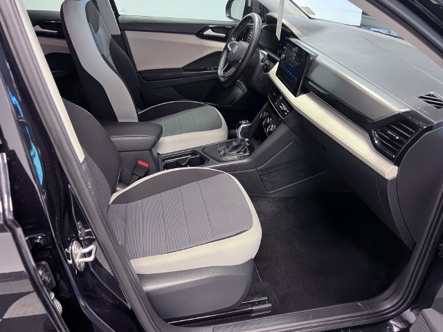 Certified 2025 Volkswagen Taos S FWD image 10