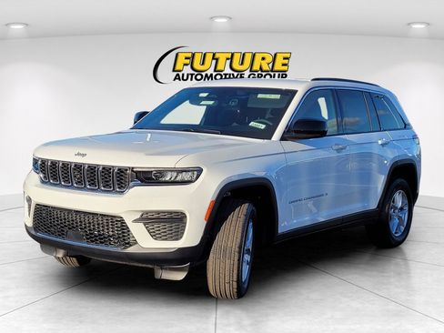 New 2026 Jeep Grand Cherokee Laredo w/ Trailer Tow Package RWD image 2
