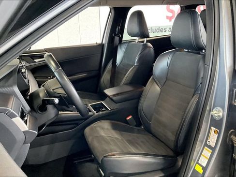 Used 2024 Mitsubishi Outlander SE FWD image 3