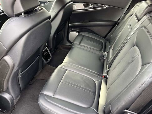 Used 2021 Lincoln Nautilus Reserve w/ Equipment Group 202A image 17