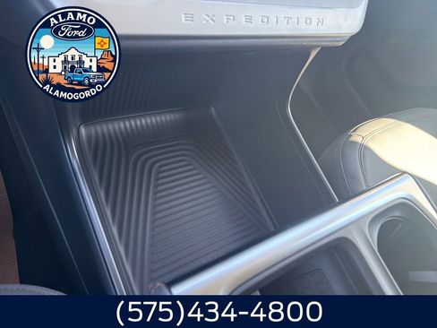 New 2025 Ford Expedition Active image 10